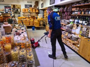 schoonmaakbedrijf hofs arnhem schrobben zuivelhoeve kronenburg