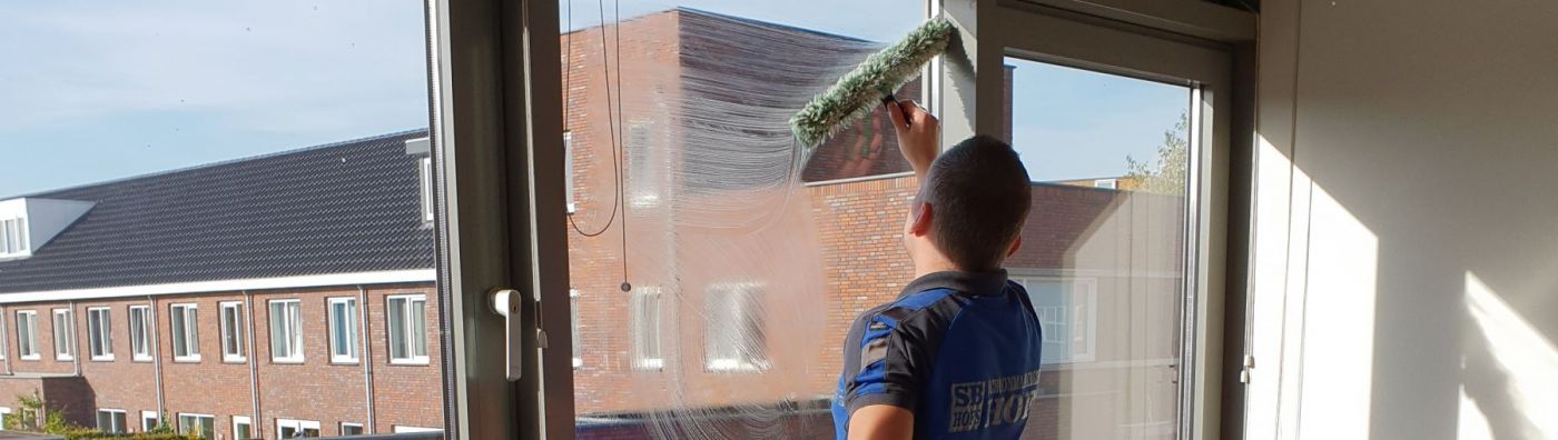 Schoonmaakbedrijf Hofs Arnhem - Glasbewassing binnen in Zorginstelling